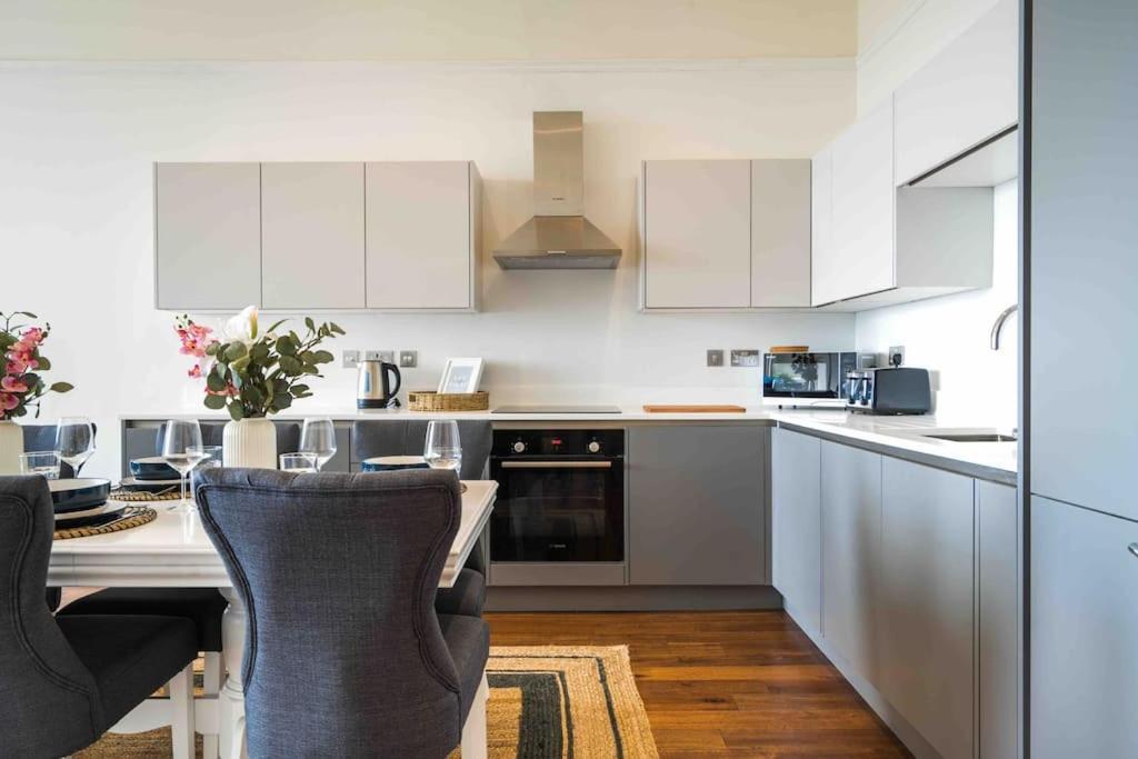 Beautiful Beach Side Apartment Торки Экстерьер фото